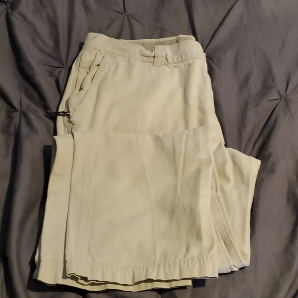Columbia Khaki Pants 38x32